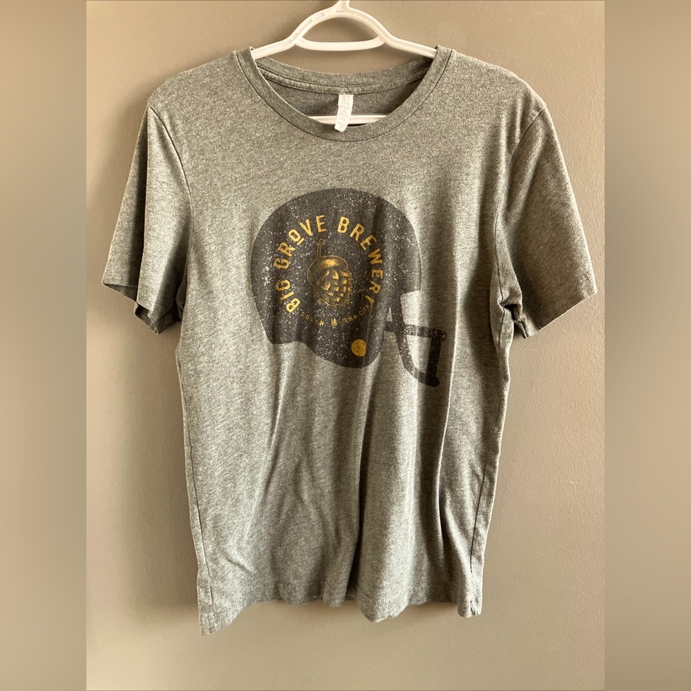 Big Grove Brewery Grey and Gold T-Shirt Size Medium